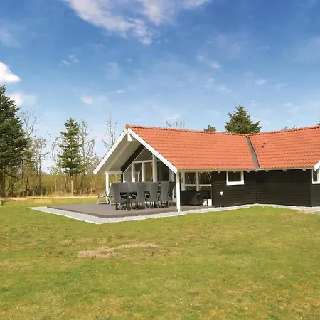 Three-bedroom Holiday In Semesterbostad Oksbøl