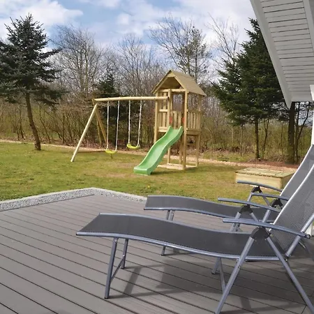 Semesterbostad Three-bedroom Holiday In Oksbøl